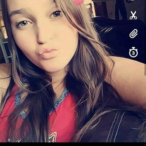 Meet your Posher, Carly